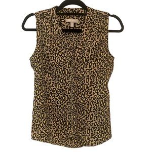 Banana Republic sleeveless blouse full button up fun animal print Blouse size 4